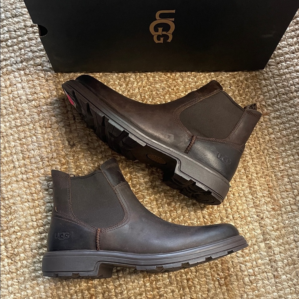 UGG Men's Dark Brown Chelsea Boot NEW IN BOX
